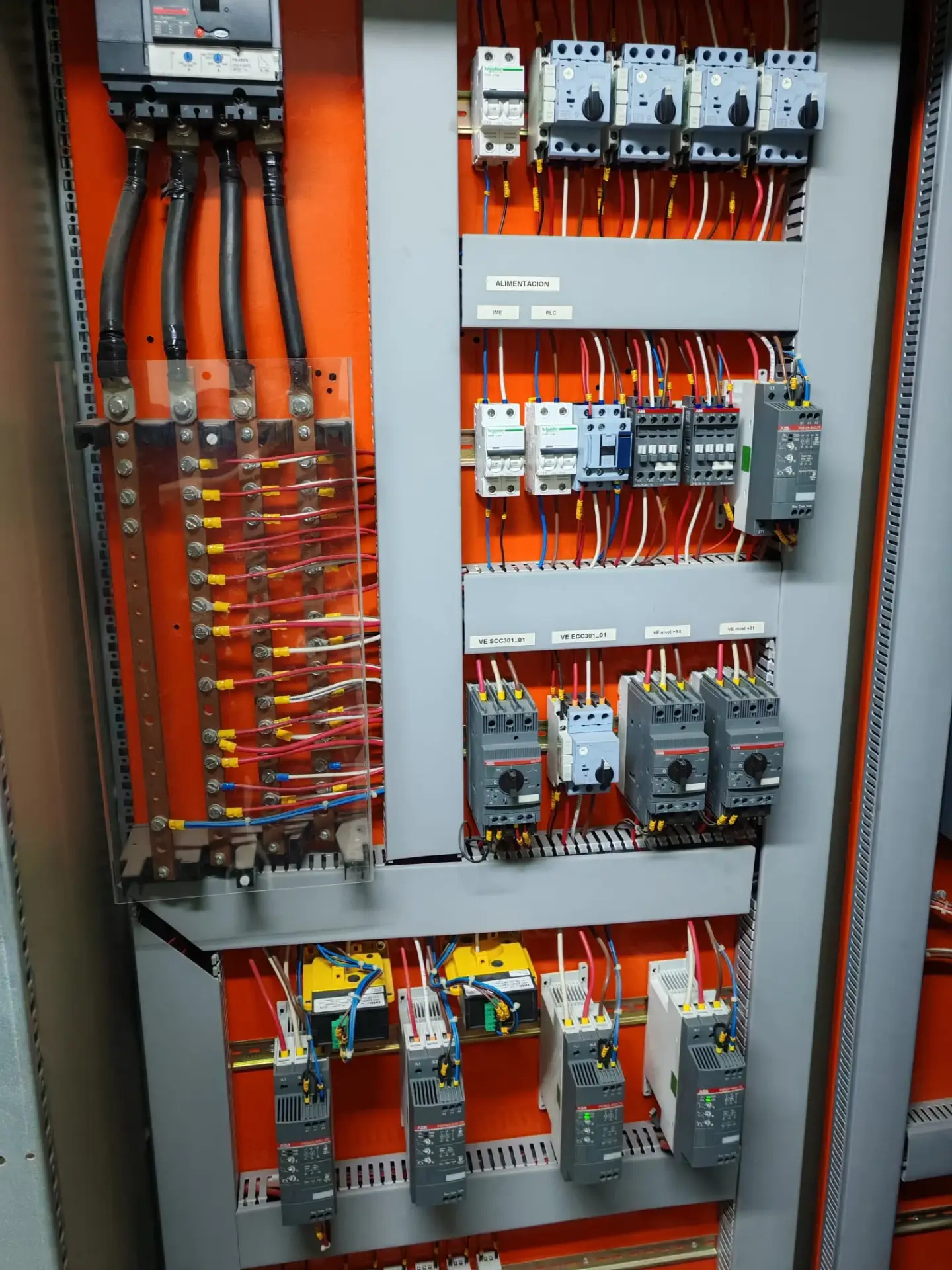 Tablero de distribución y control. Fotografía aportada por Electro de la Costa.